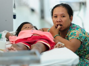 Nhiều tỉnh lại 'đòi' tăng viện phí